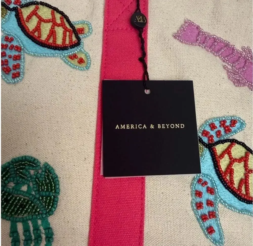 America & Beyond Beaded Beach Tote Sea Creatures